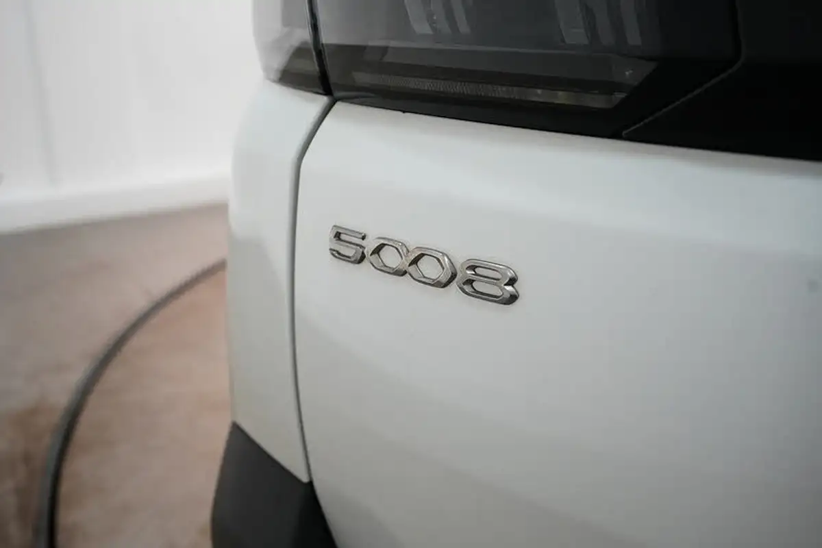 2021-peugeot-5008-suv-12-puretech-gt-eat8-big-16