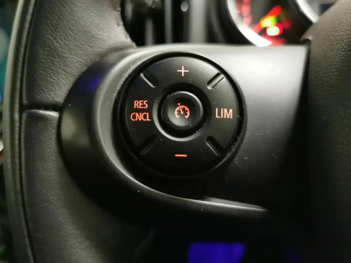 2019-mini-countryman-20td-cooper-d-sport-ss-all4-big-15