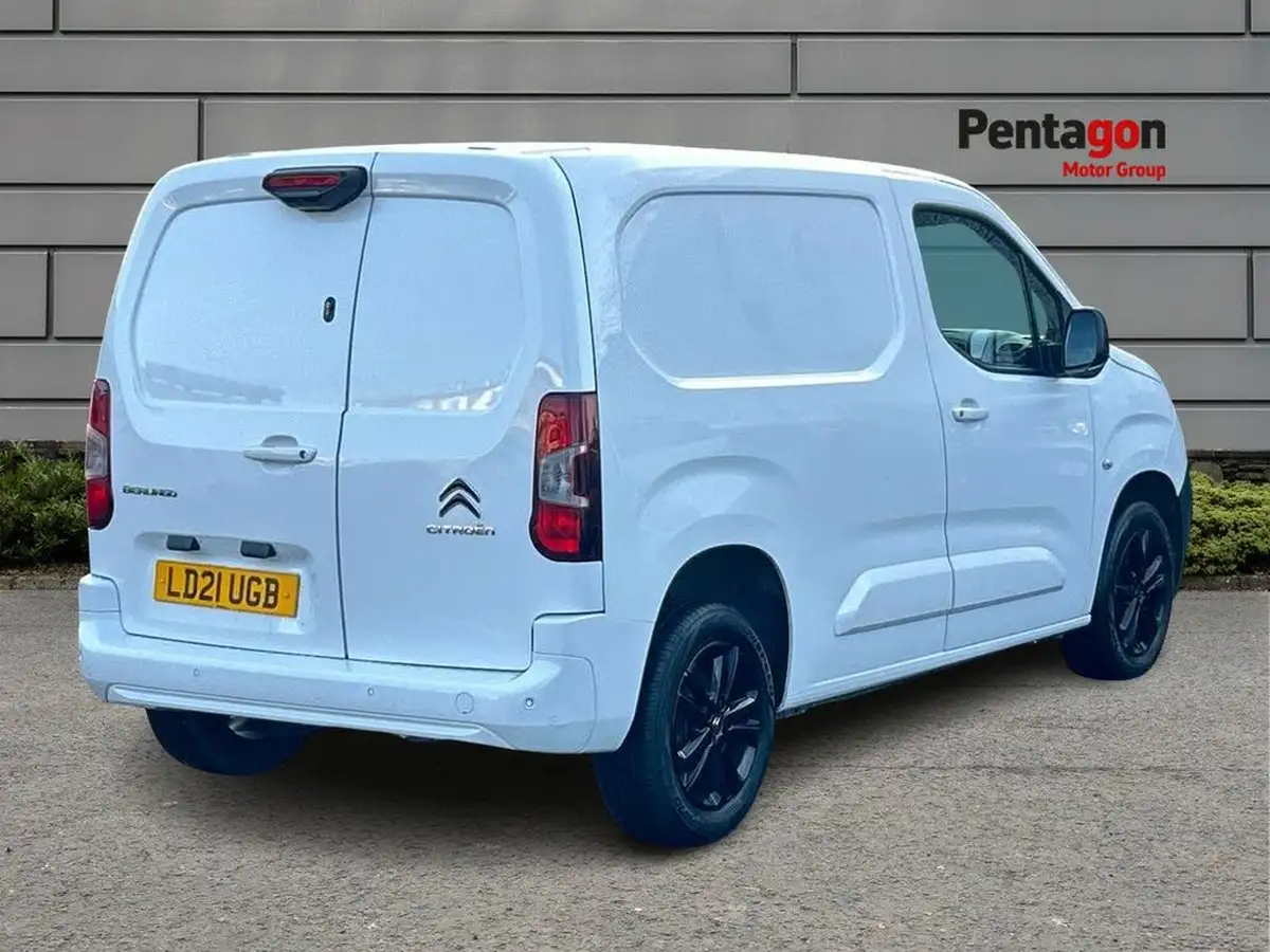 2021-citroen-berlingo-15bluehdi-1000-driver-100pseu6dt-e-ss-big-3