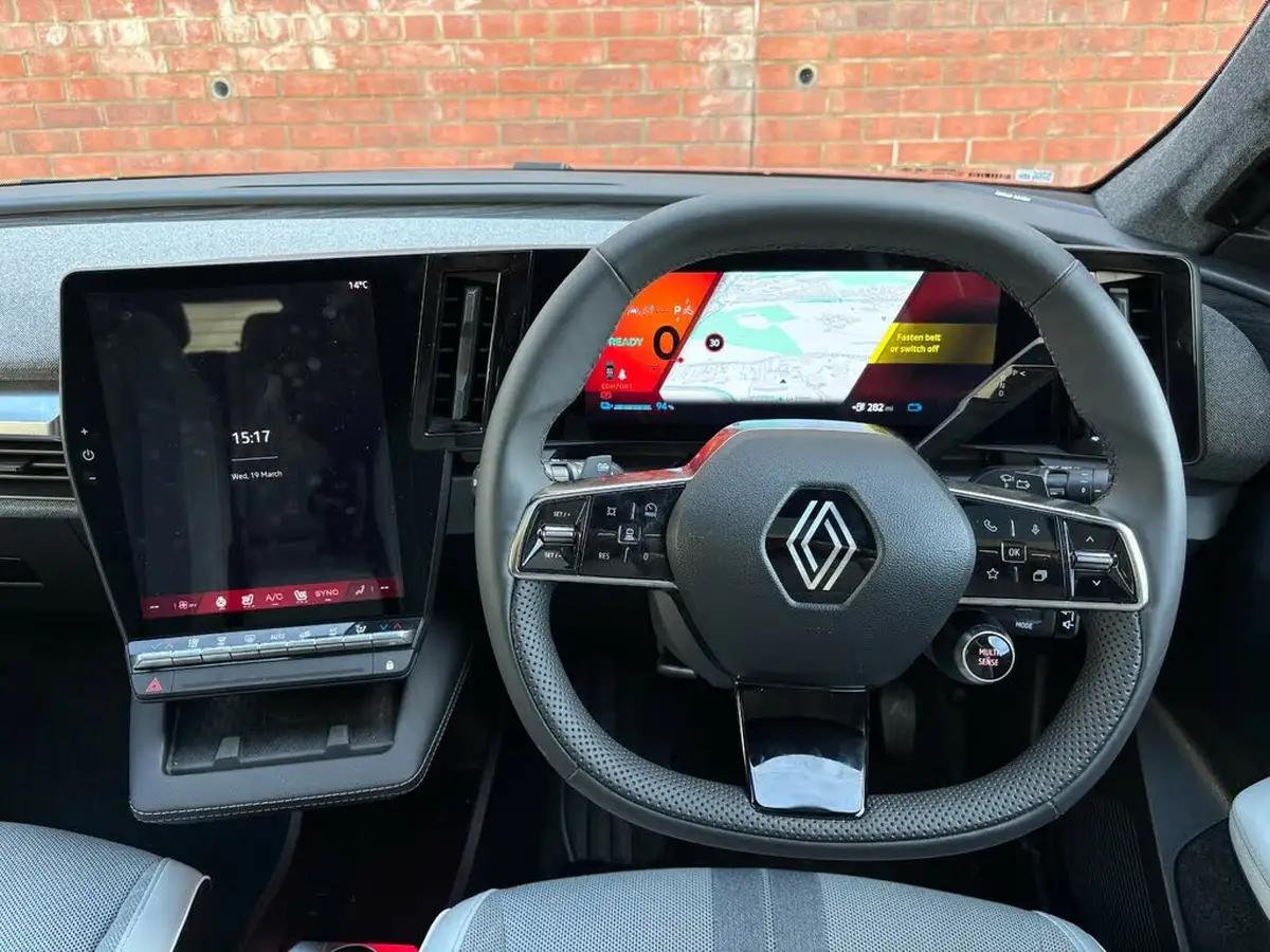 2024-renault-scenic-e-tech-e-iconic-big-19