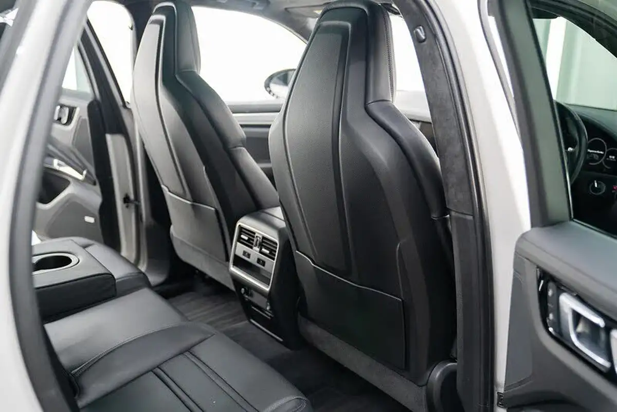 2022-porsche-cayenne-40-v8-turbo-station-wagon-big-8