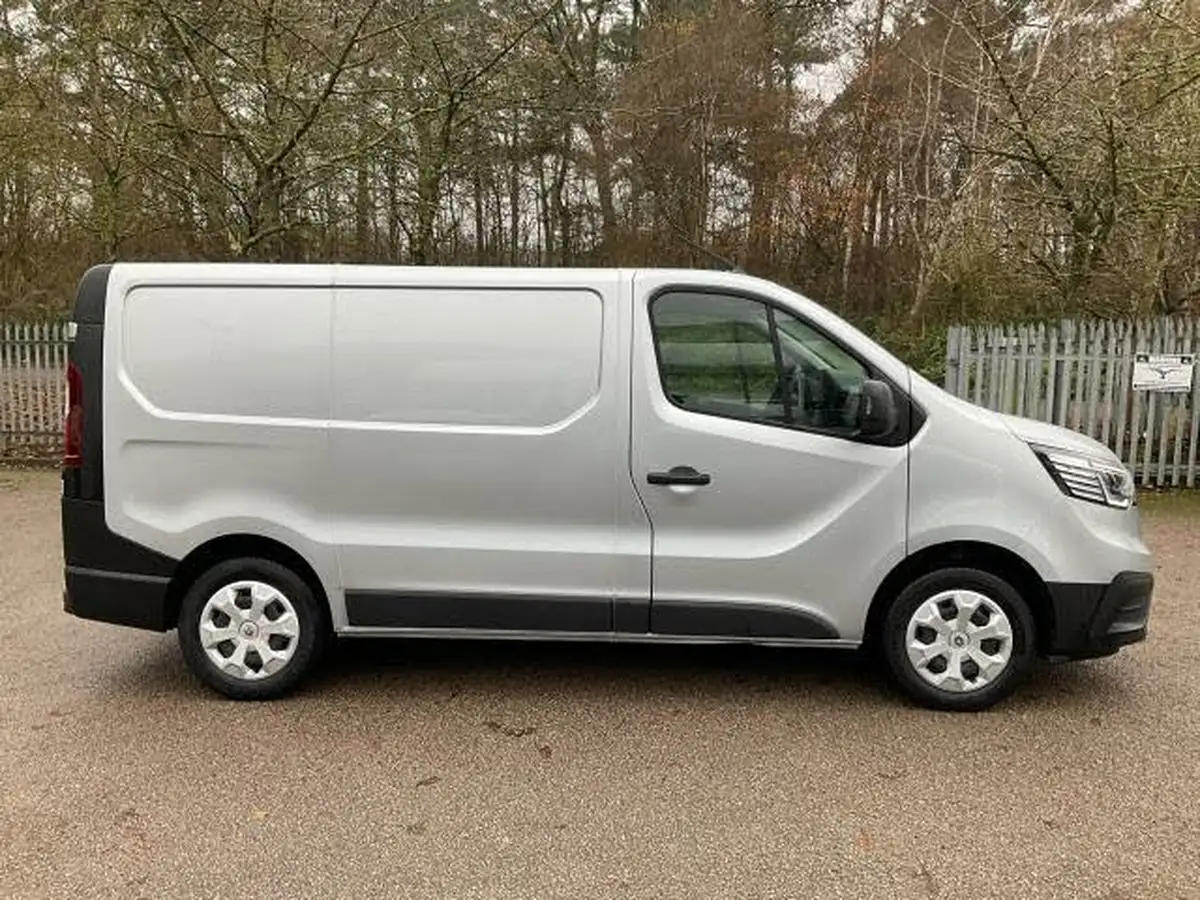 2022-renault-trafic-20dci-sl28-130-business-big-11