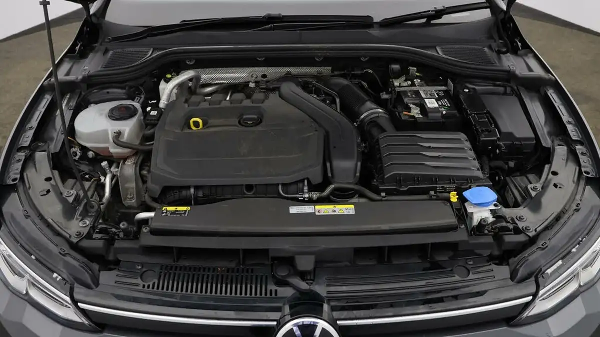 2022-volkswagen-golf-15-tsi-life-150ps-hatchback-big-18