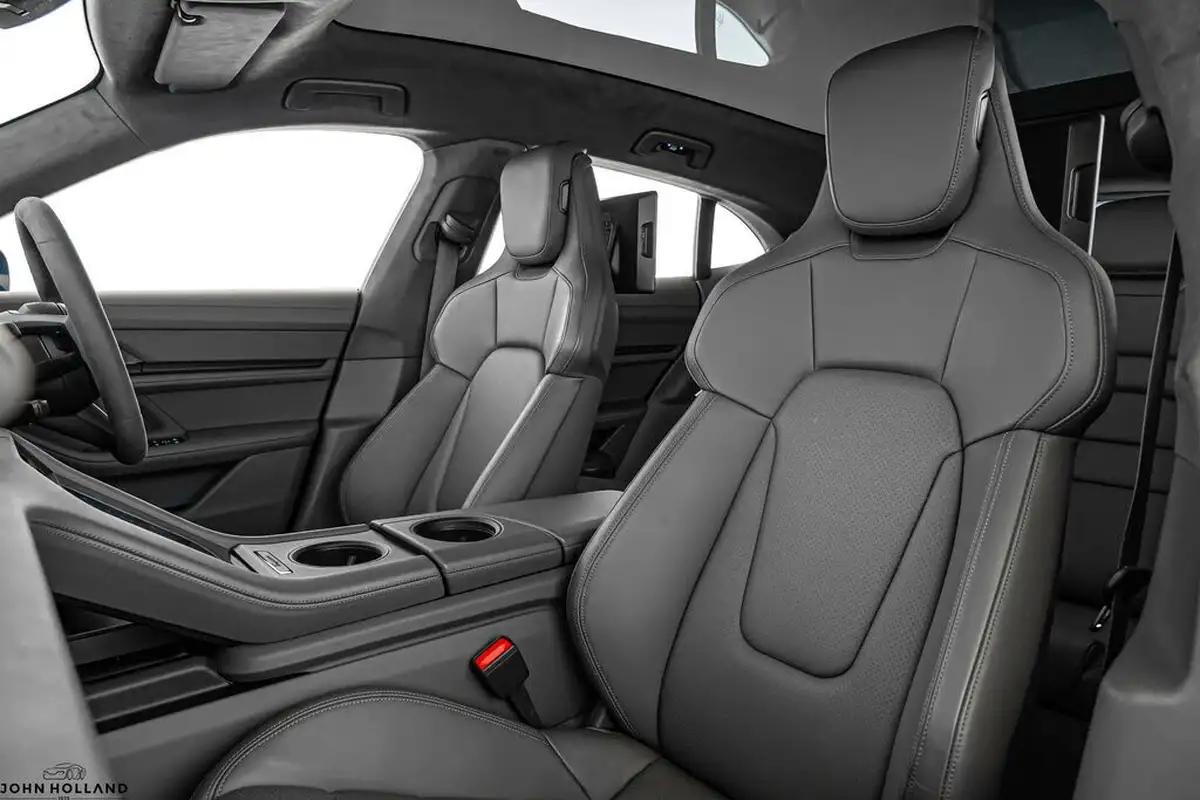 2023-porsche-taycan-e-gts-sport-turismo-big-21