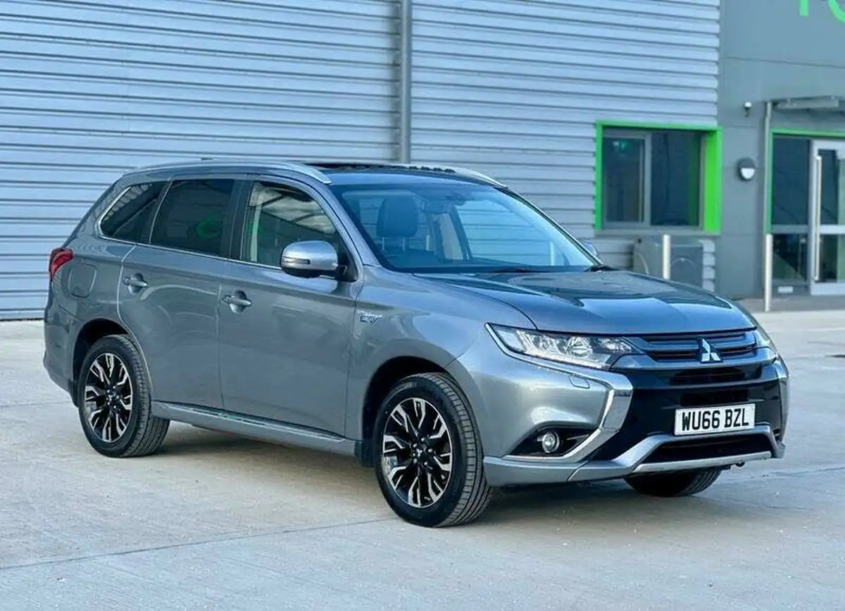 2016-mitsubishi-outlander-20-gx4h-phev-big-34