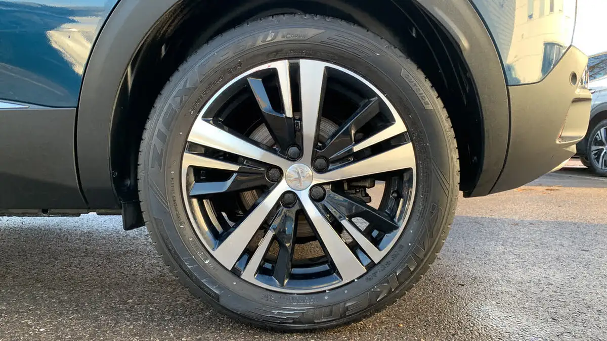 2021-peugeot-3008-suv-12-puretech-gt-big-16