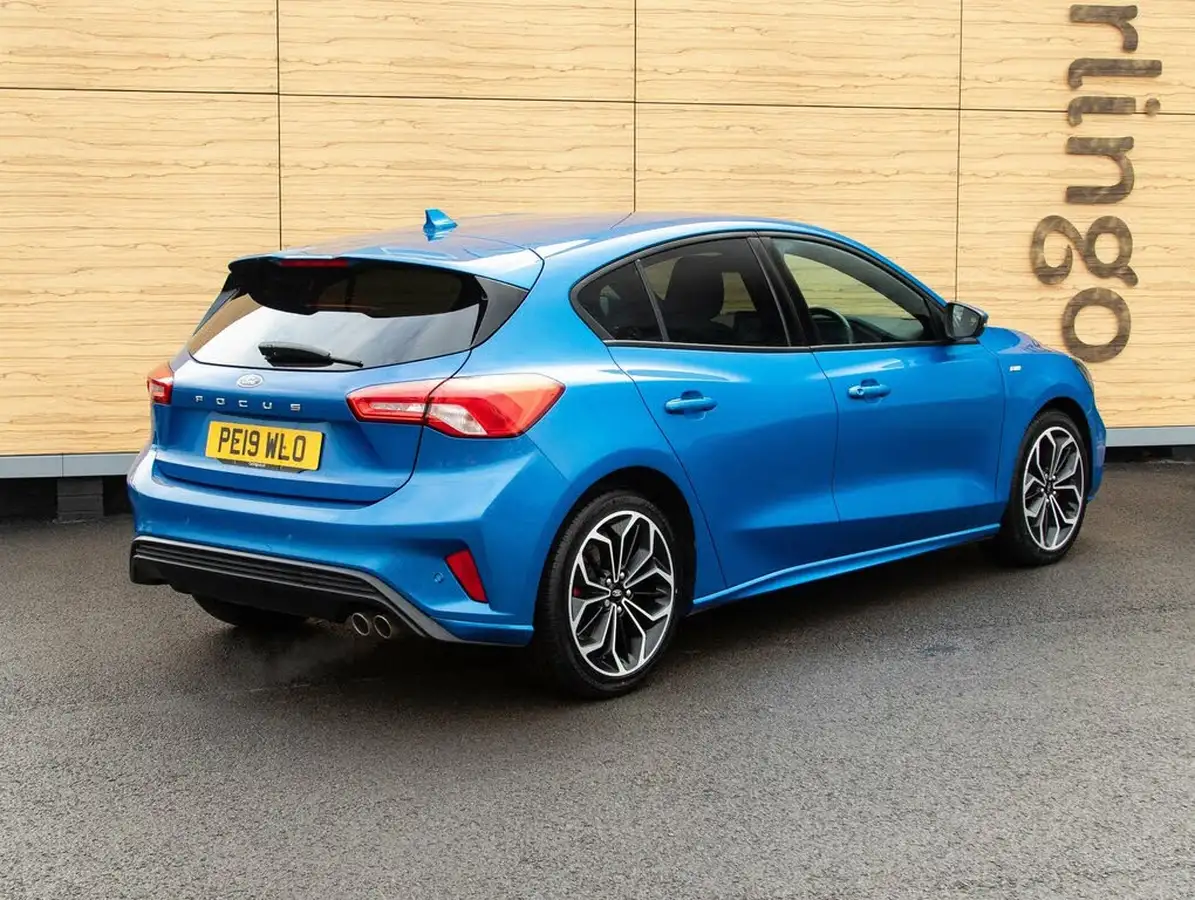 2019-ford-focus-15t-st-line-x-182ps-hatchback-big-3