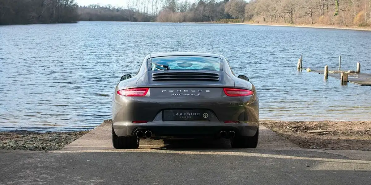 2012-porsche-911-38-carrera-s-400bhp-coupe-big-4