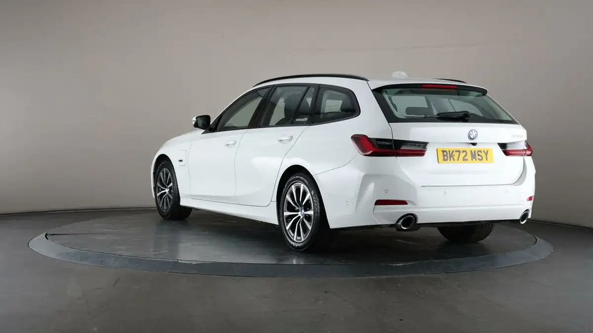 2022-bmw-3-series-20-330e-sport-touring-5d-big-63