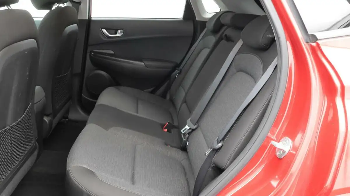2022-hyundai-kona-e-premium-204ps-64kwh-7kw-obc-big-16
