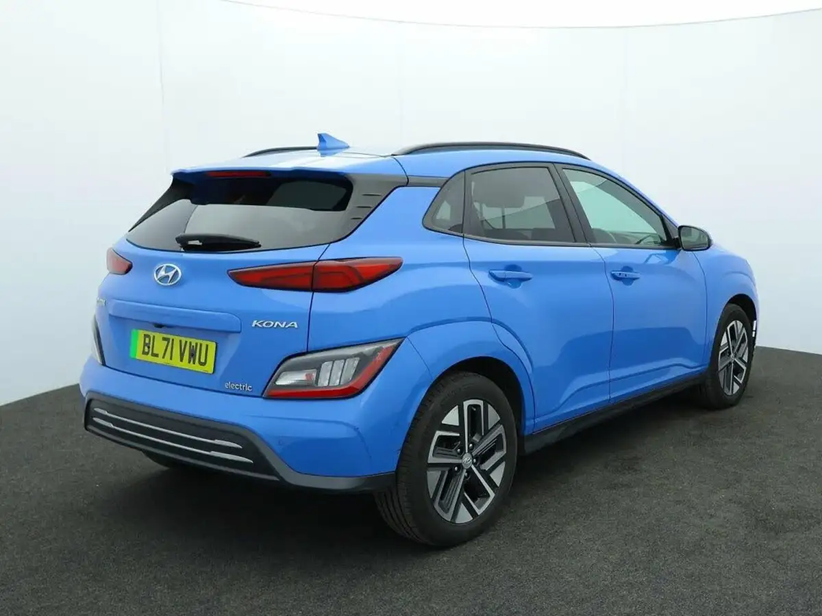 2022-hyundai-kona-e-premium-204ps-64kwh-7kw-obc-big-10
