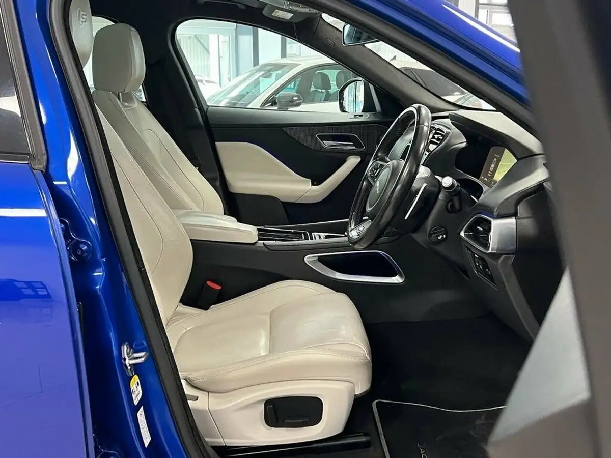2016-jaguar-f-pace-30td-1st-edition-big-25