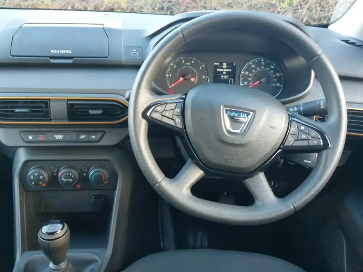 2022-dacia-sandero-stepway-10-tce-essential-90bhp-big-6