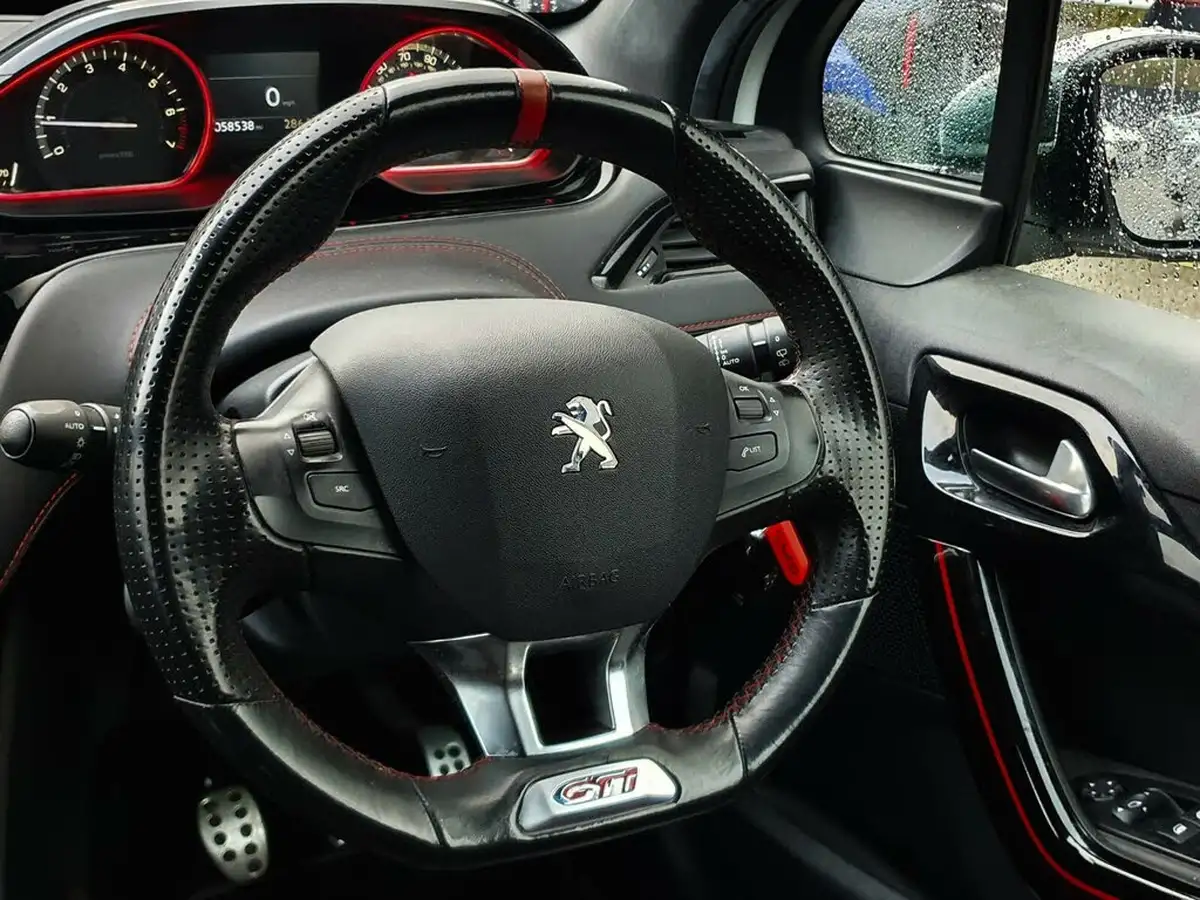 2017-peugeot-208-16-thp-gti-prestige-big-13