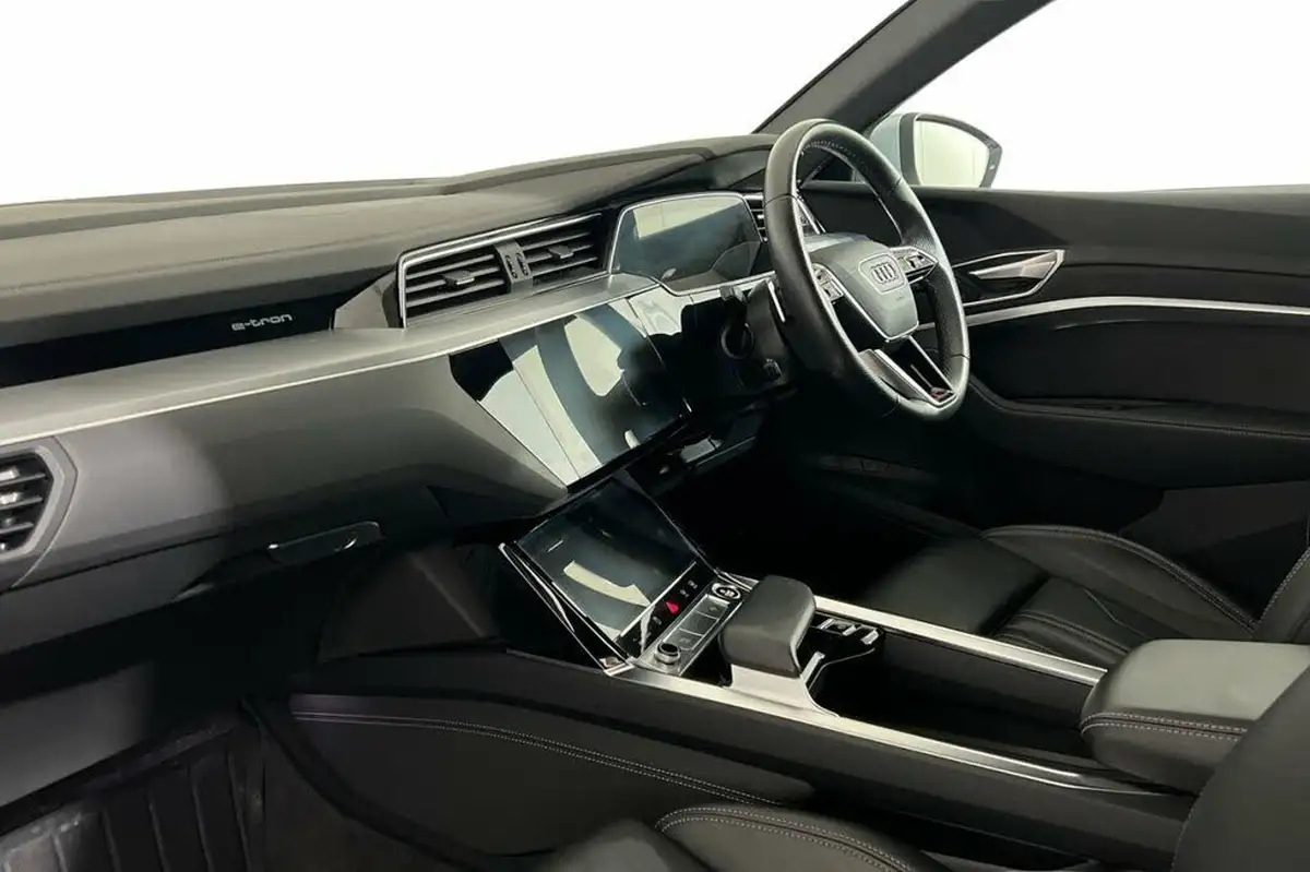 2021-audi-e-tron-50e-s-line-station-wagon-big-8