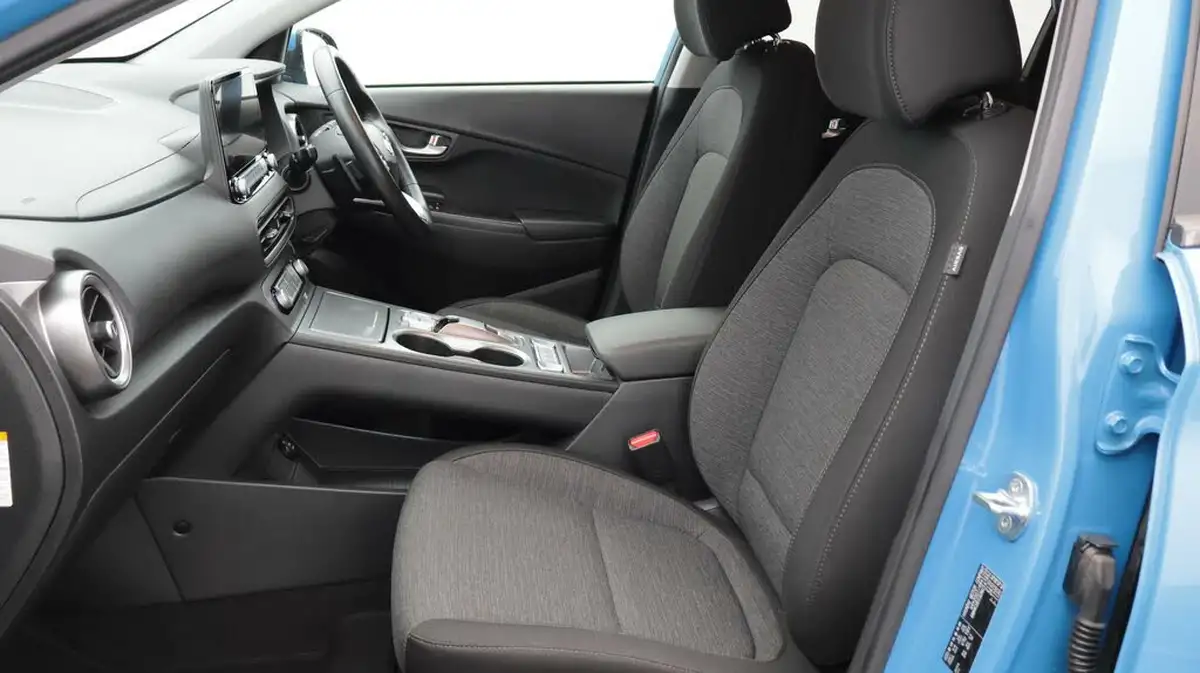 2022-hyundai-kona-e-premium-204ps-64kwh-7kw-obc-big-14
