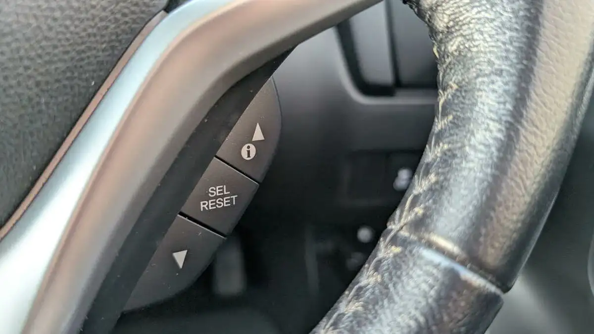 2019-honda-jazz-13-i-vtec-ex-navi-big-24