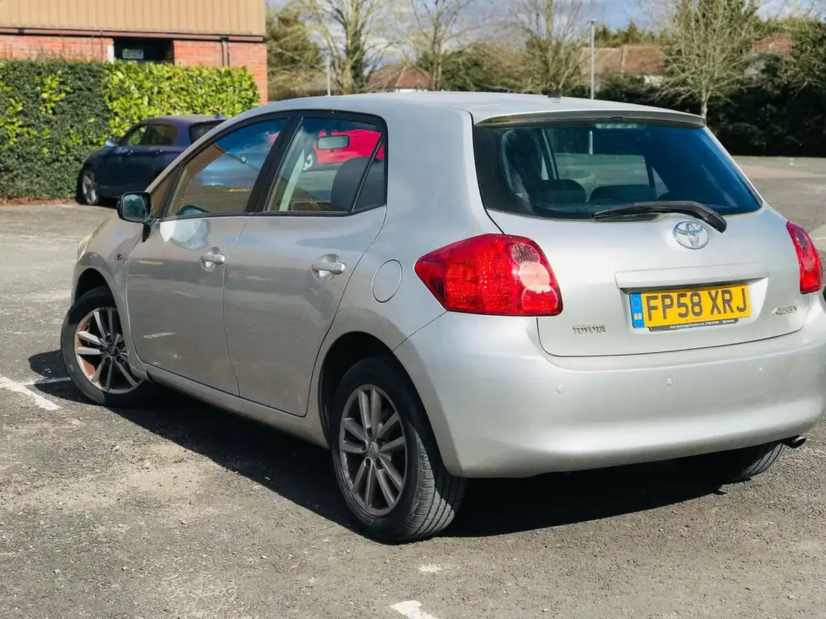 2009-toyota-auris-16-tr-vvt-i-5d-big-9