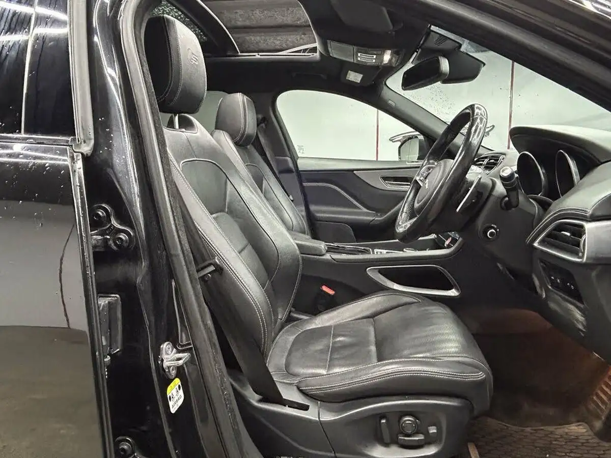 2017-jaguar-f-pace-30td-s-big-10