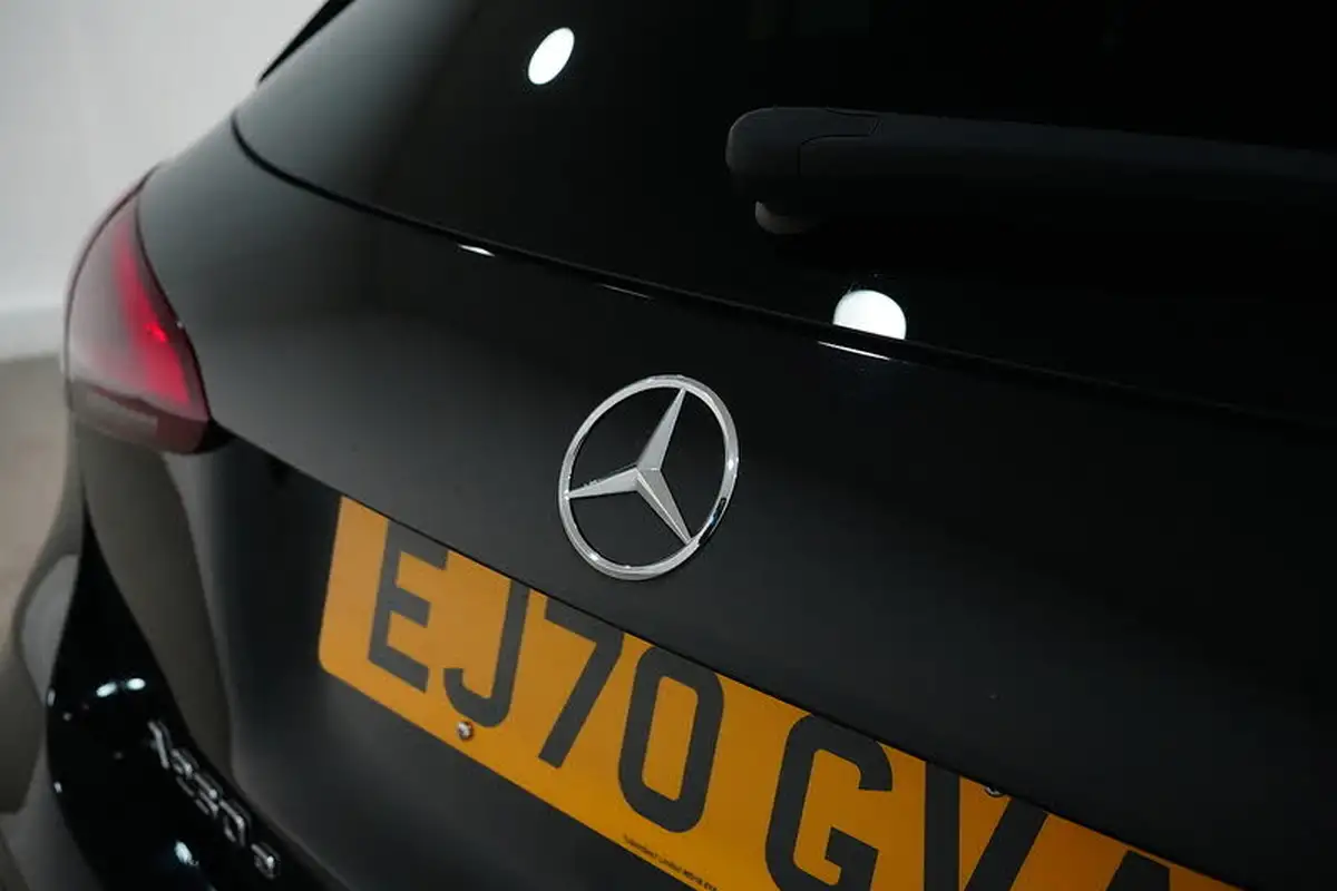 2020-mercedes-benz-a-class-13-a250e-amg-line-premium-hatchback-5d-big-13