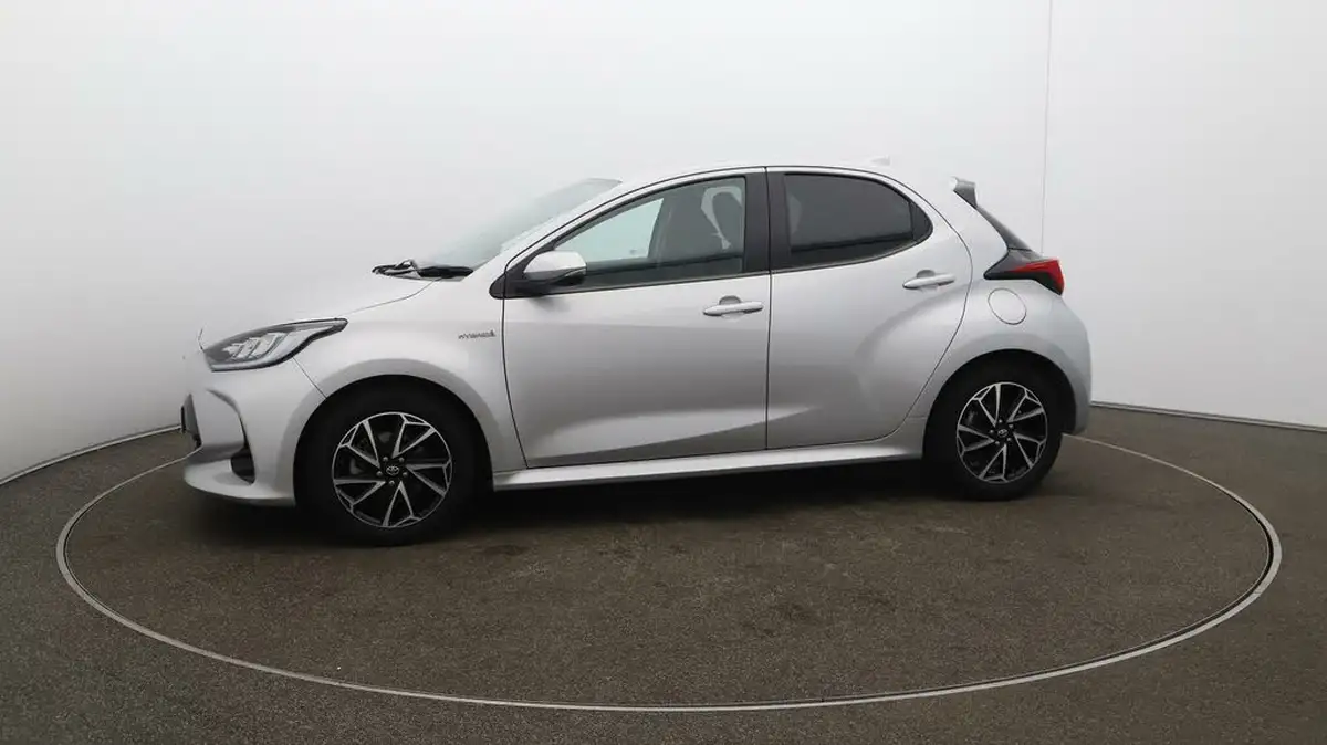 2021-toyota-yaris-15-vvt-i-design-big-59
