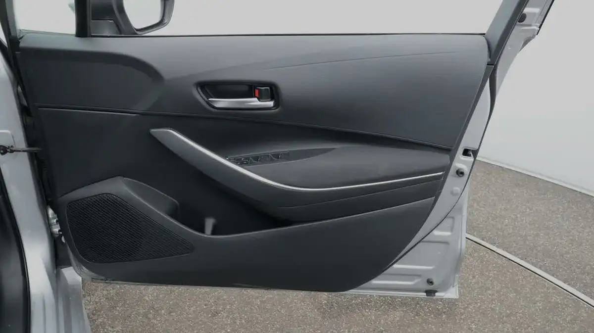 2022-toyota-corolla-18-vvt-i-icon-120bhp-trk-hatchback-5d-big-15