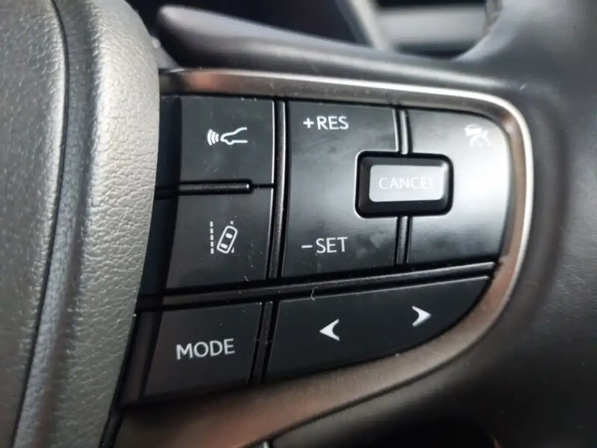 2021-lexus-ux-300e-e-ux-big-10