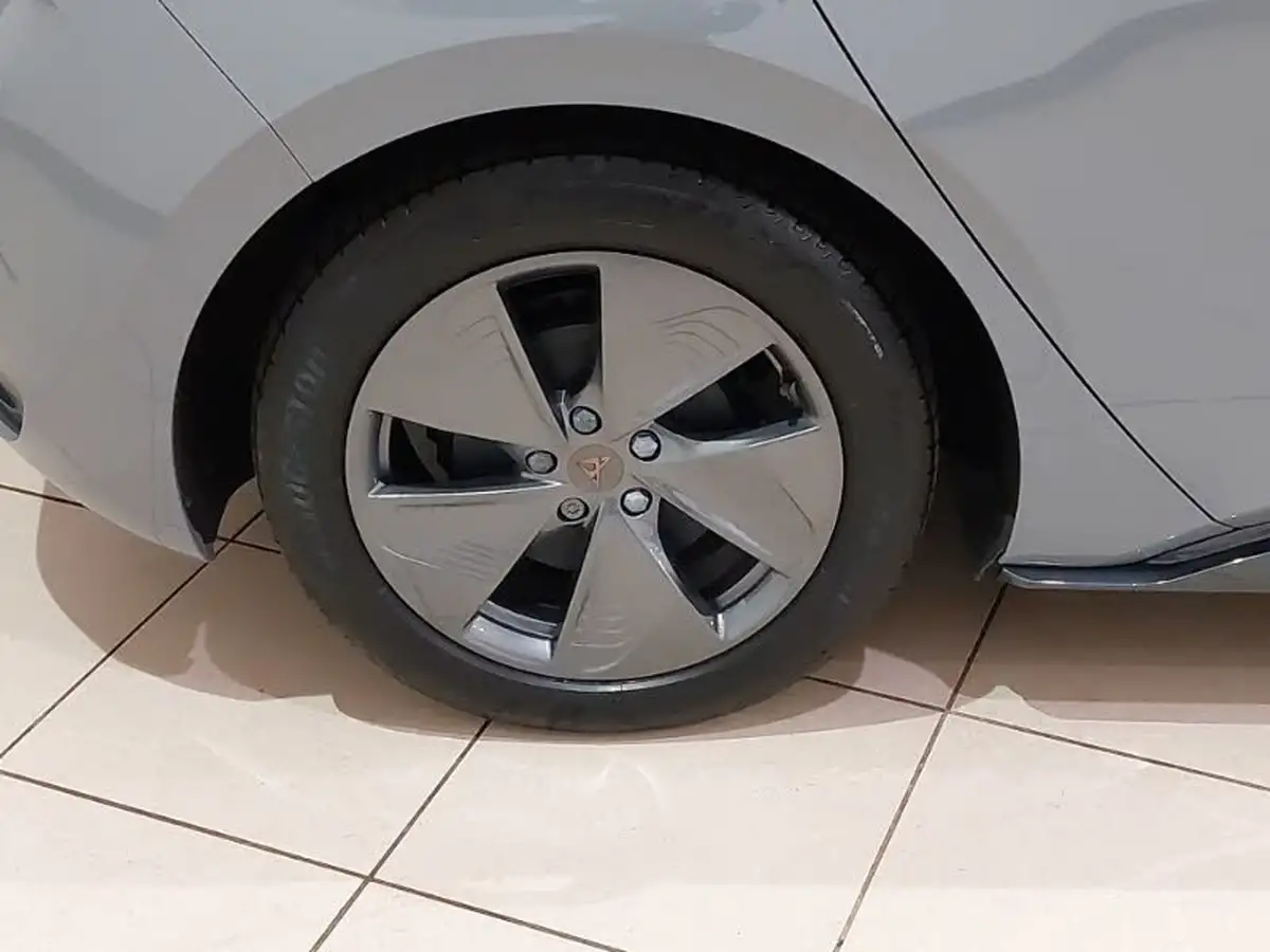 2023-cupra-born-e-v1-204ps-big-11