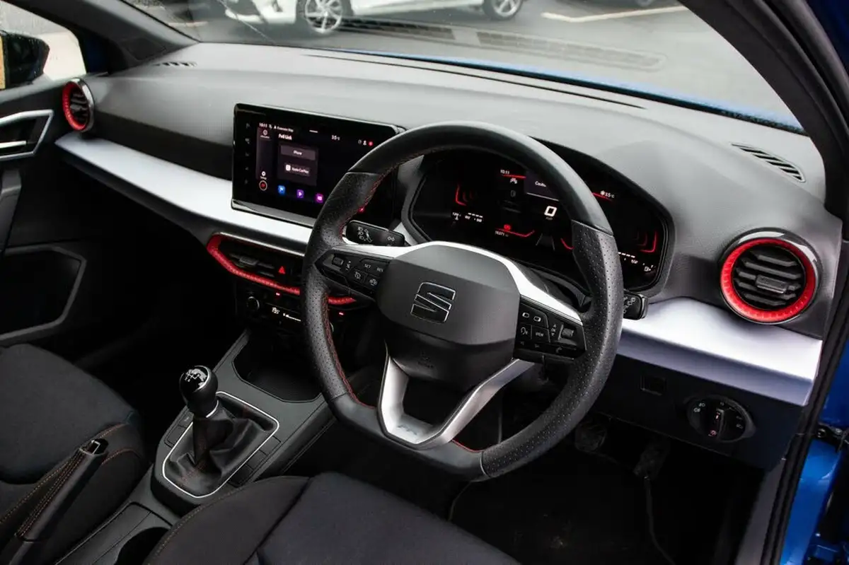 2023-seat-ibiza-10-mpi-fr-big-4
