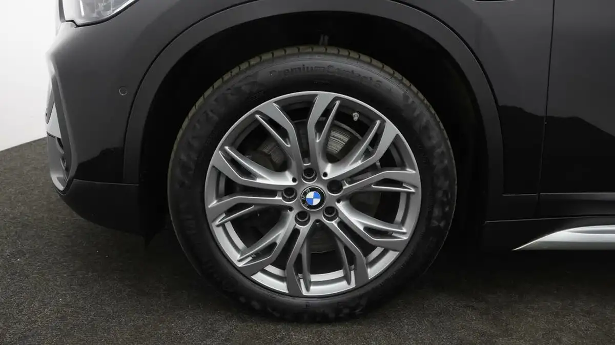 2021-bmw-x1-15-xdrive-25e-phev-xline-big-18