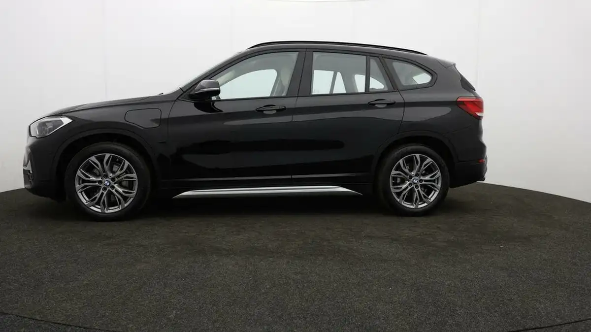 2021-bmw-x1-15-xdrive-25e-phev-xline-big-66