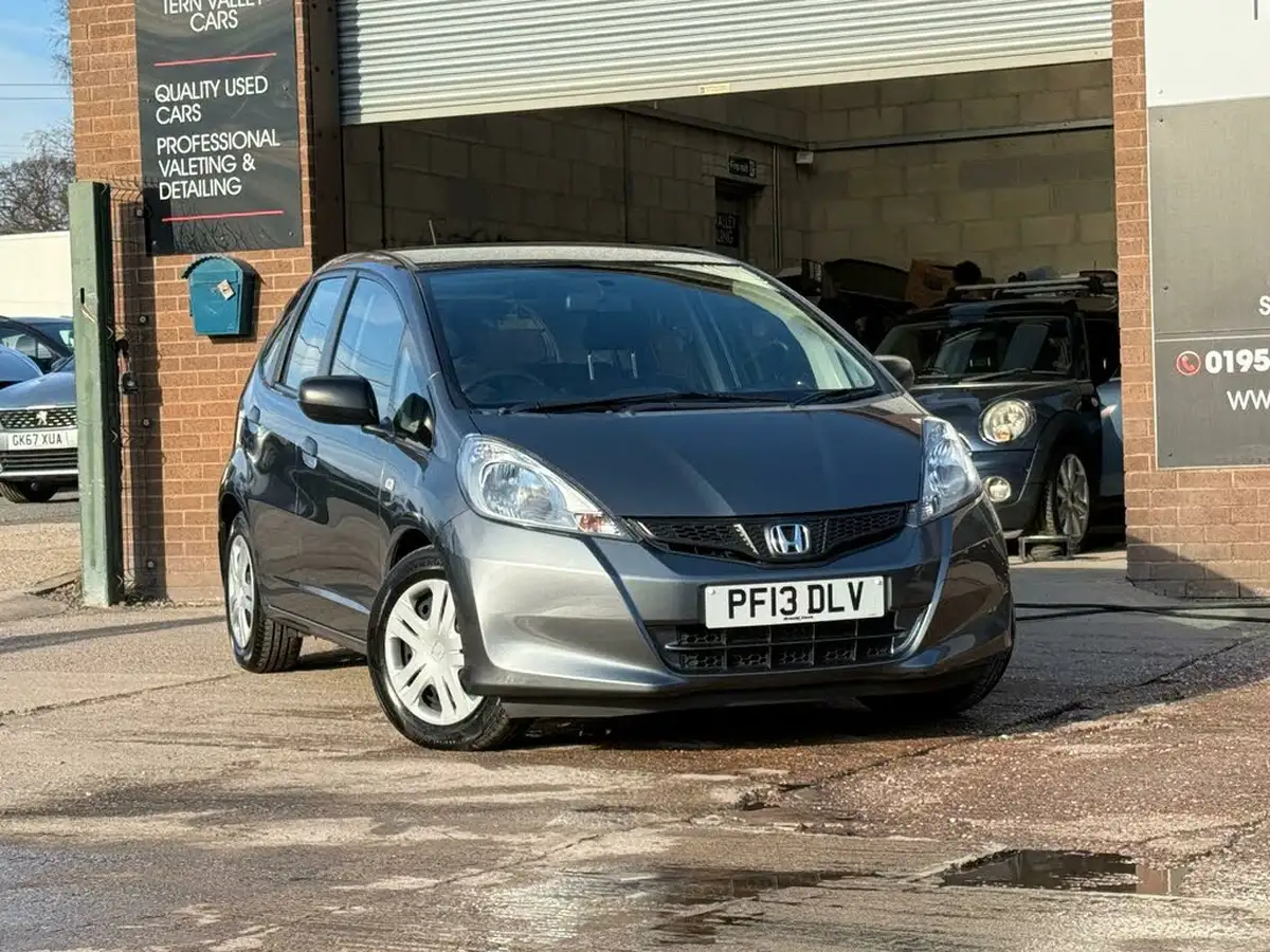 2013-honda-jazz-12-s-big-16