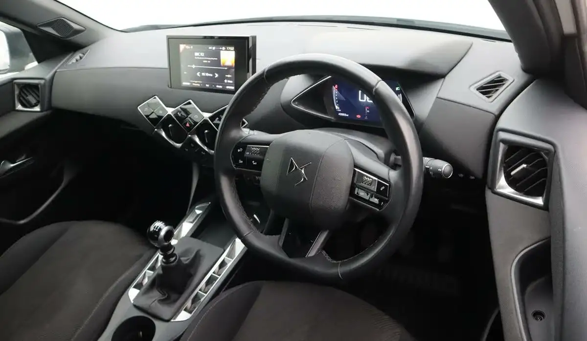2021-ds-ds-3-crossback-12-puretech-elegance-big-9