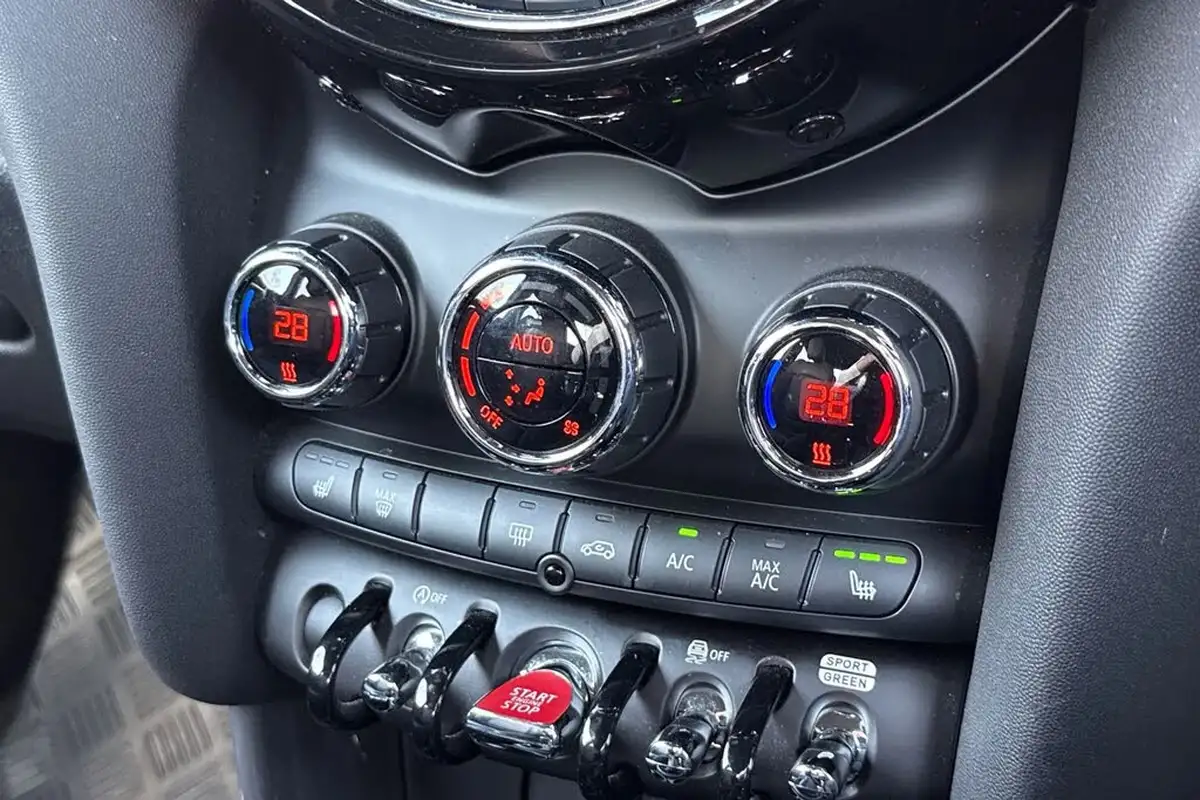 2019-mini-cooper-15-cooper-sport-hatchback-3d-big-21