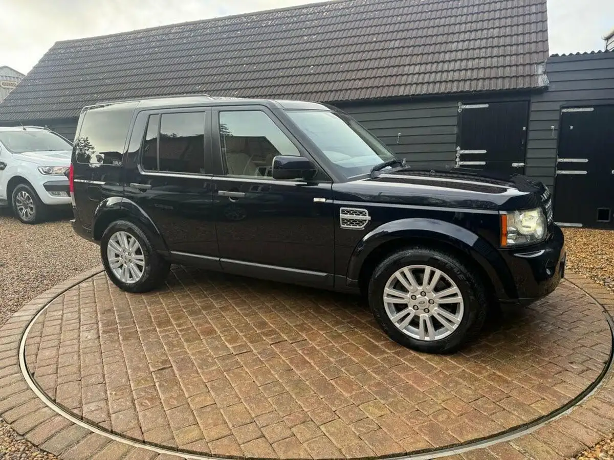 2010-land-rover-discovery-4-30tdv6-hse-big-23