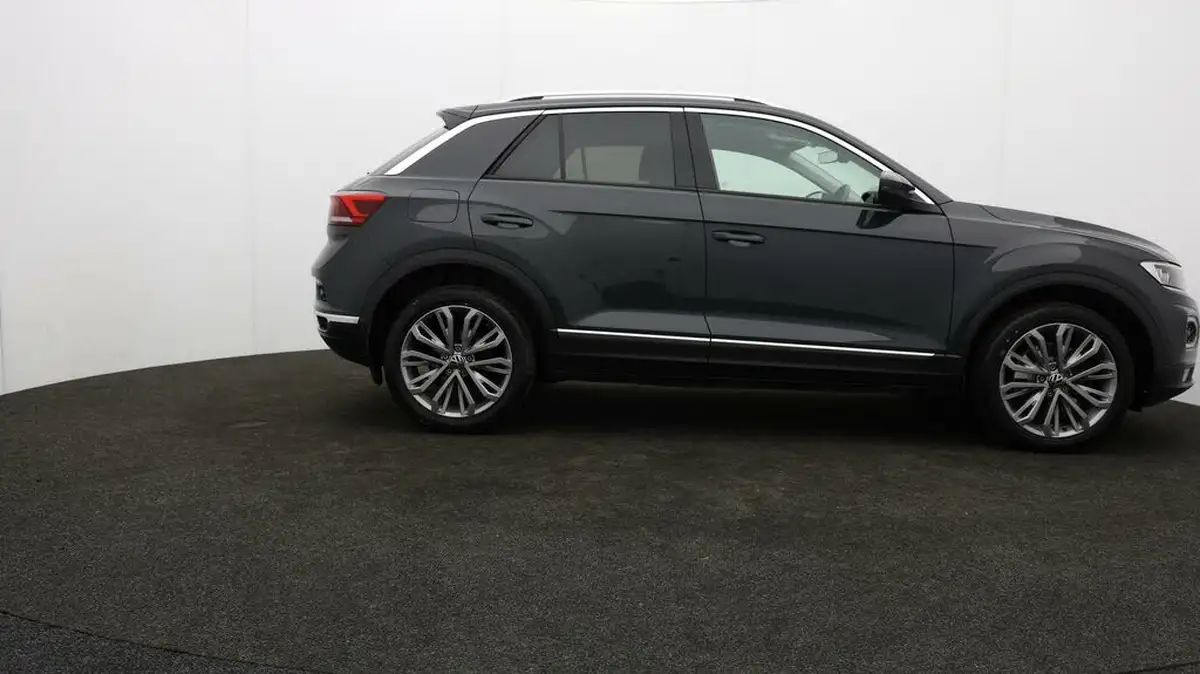 2021-volkswagen-t-roc-20-tsi-sel-big-32