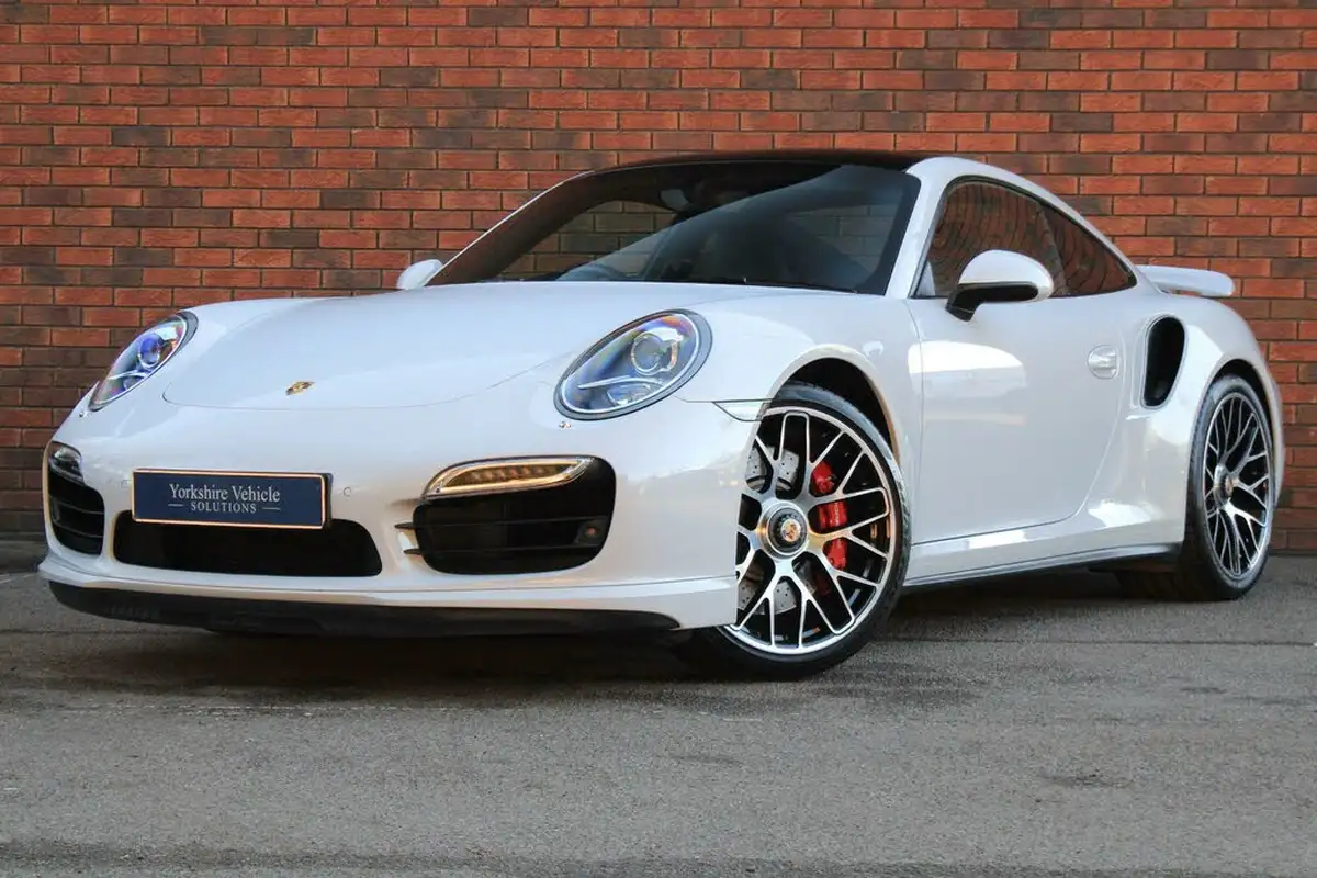 2015-porsche-911-38-turbo-coupe-big-13