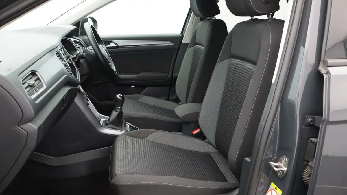 2022-volkswagen-t-roc-10-tsi-active-hatchback-5d-big-14