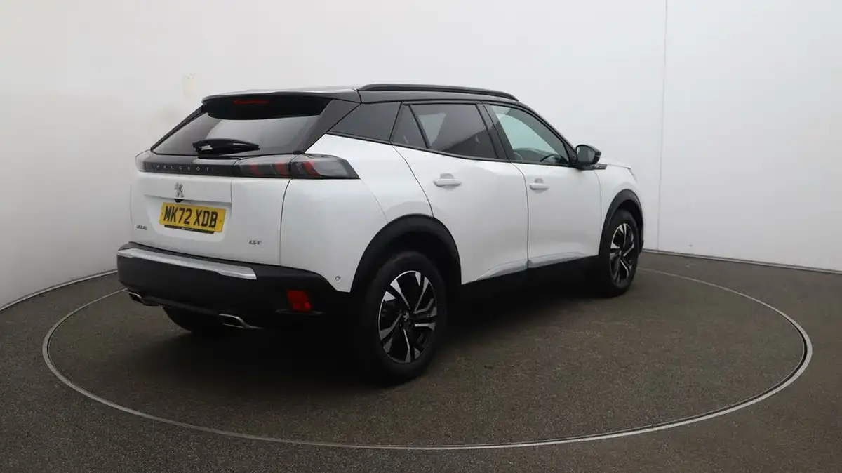 2022-peugeot-2008-suv-12-puretech-gt-big-7