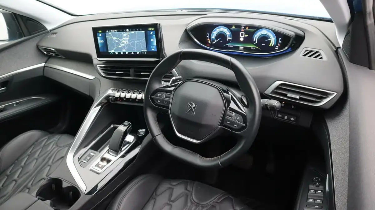 2022-peugeot-3008-suv-16-puretech-allure-premium-225bhp-hybrid-big-9