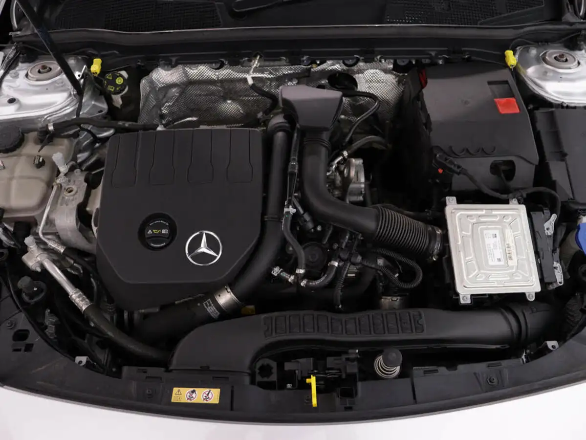 2021-mercedes-benz-cla-13-cla-180-amg-line-premium-plus-coupe-4d-big-44
