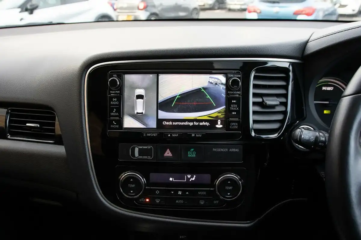 2017-mitsubishi-outlander-20-4hs-phev-5st-big-28