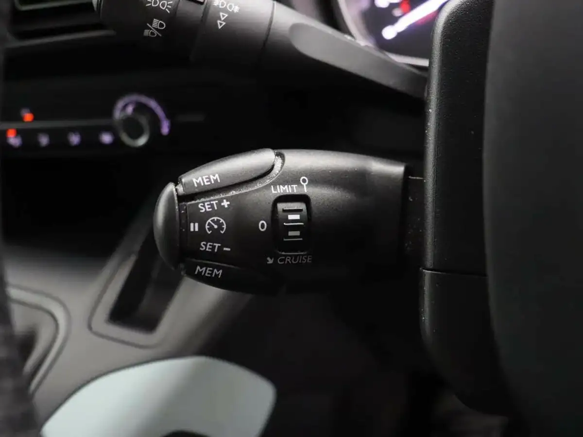 2019-citroen-berlingo-15bluehdi-feel-m-size-100ps-big-34