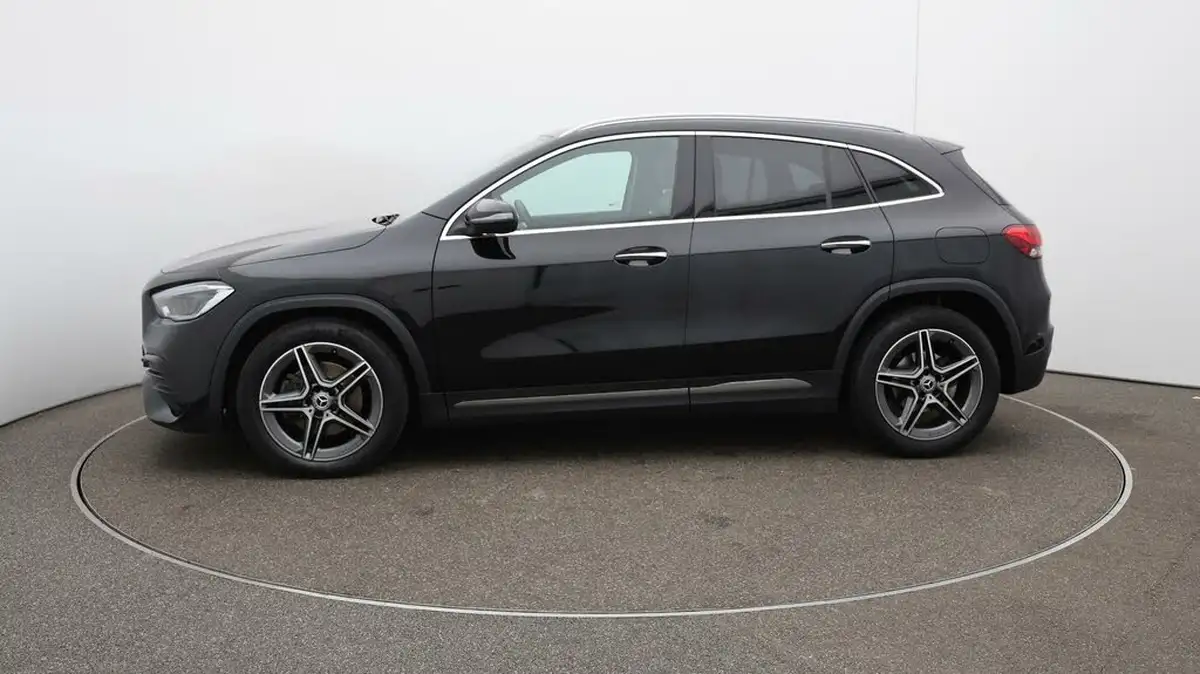 2021-mercedes-benz-gla-class-13-gla-180-amg-line-premium-plus-1332cc-big-4
