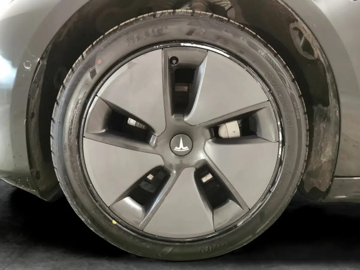 2020-tesla-model-3-e-long-range-big-21