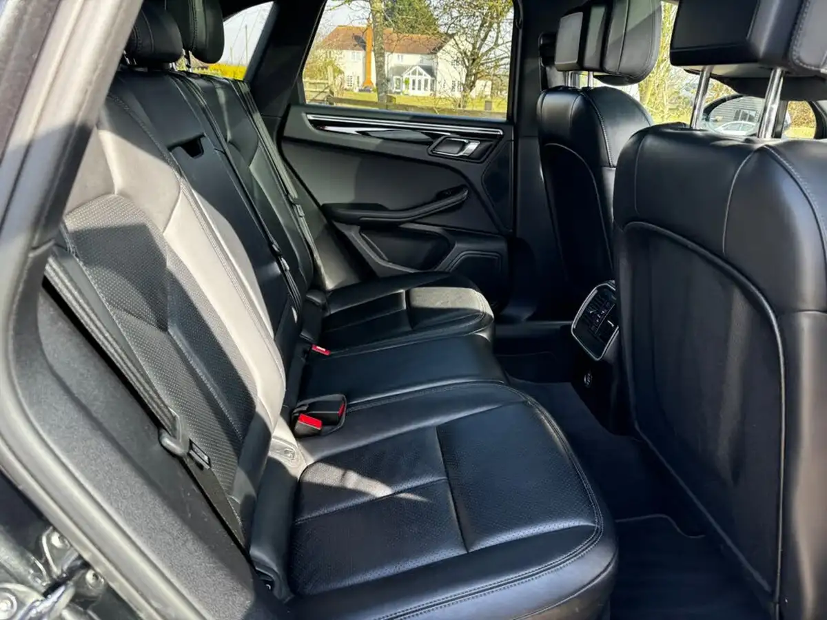 2018-porsche-macan-30-s-big-1