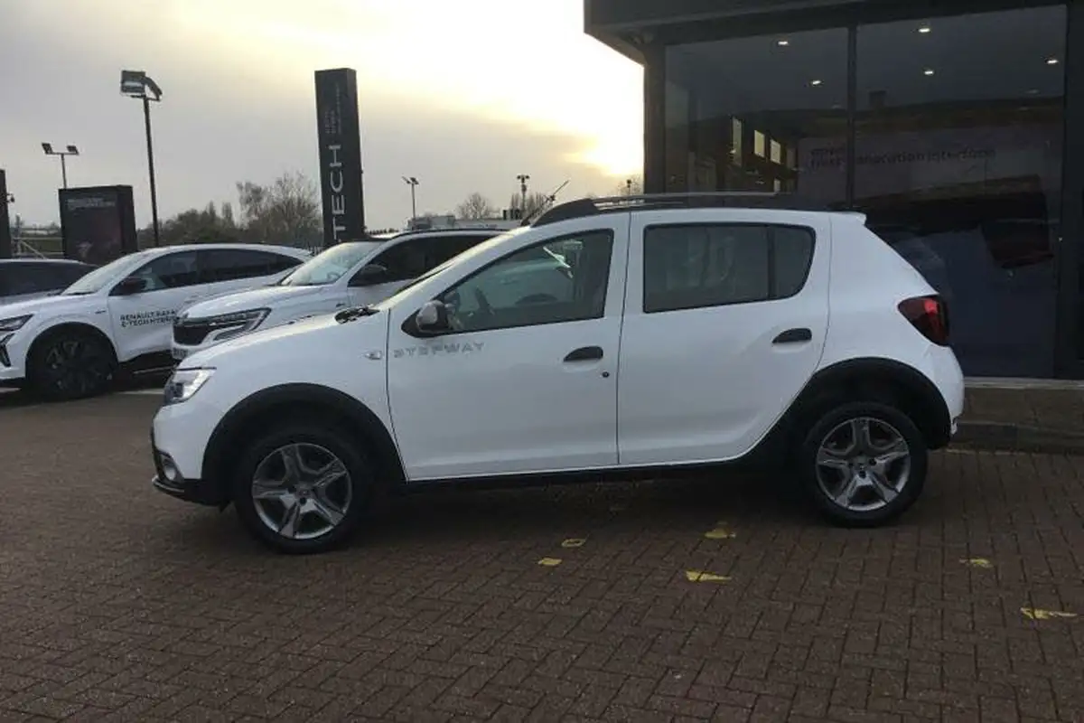 2019-dacia-sandero-stepway-09-tce-essential-big-4