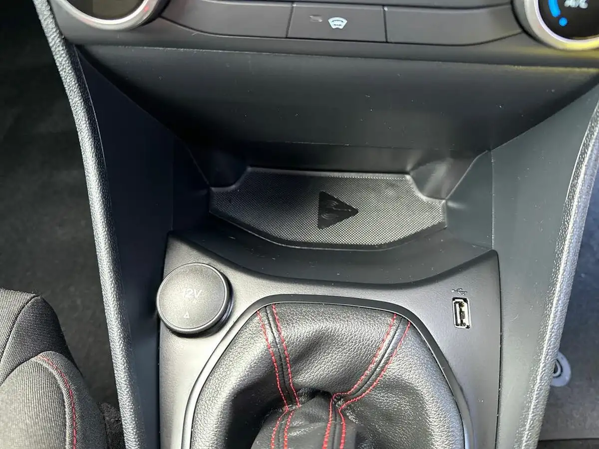 2022-ford-fiesta-10t-st-line-125ps-hybrid-mhev-5d-big-23