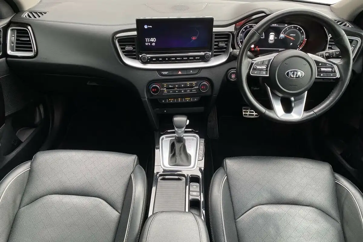 2021-kia-xceed-15-t-gdi-4-dct-big-9
