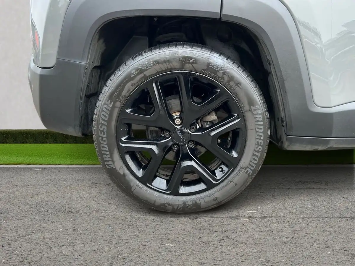 2020-jeep-renegade-10-gse-night-eagle-big-8